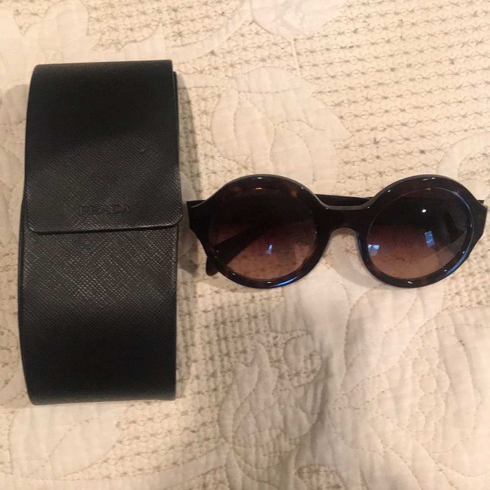 Hardly worn Prada sunglasses (brown)